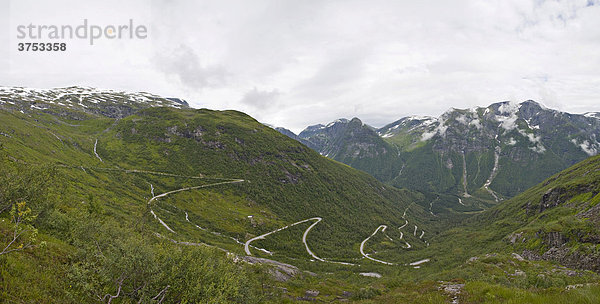 Serpentinenstraße aufs Gaularfjell  Norwegen