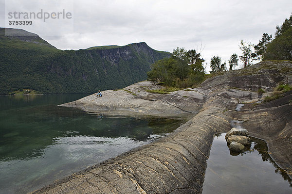 Landschaft am Langfjord  Boggestranda  M¯re og Romsdalen  Norwegen