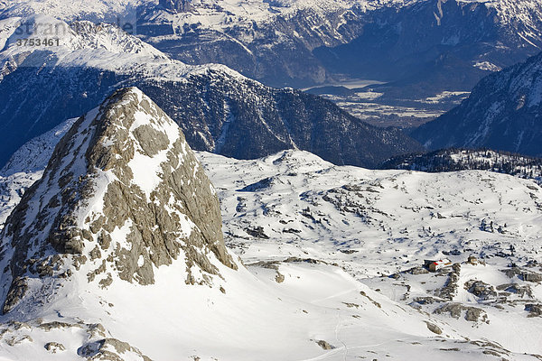 Schöberl (2426m) rechts daneben Simonyhütte  Dachstein  Steiermark  Österreich