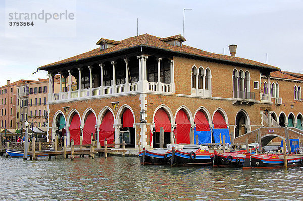 Markthalle am Canale Grande  Venedig  Venezien  Italien