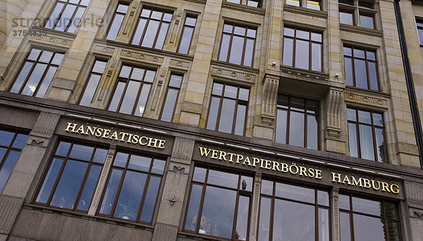 Blick auf die alte Hanseatische Wertpapierbörse in der Hamburger Rathausstraße  Hamburg  Deutschland  Europa