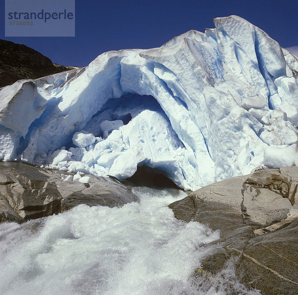 Gletschertor von Nigardsbreen  Jostedalsbreen  Norwegen