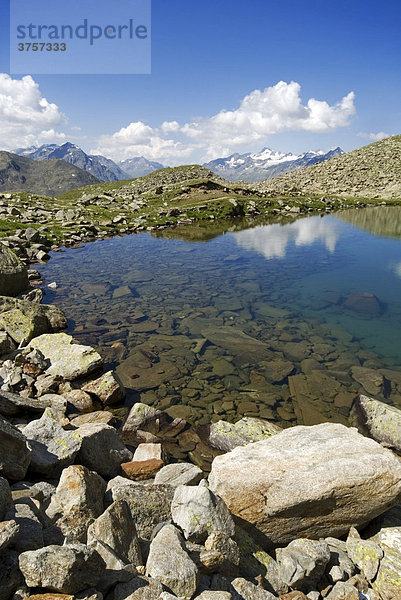 Seekarsee (oberhalb von Gh. Fiegl)  dahinter Wildspitze  Windachtal  Ötztaler Alpen  Tirol  Österreich  Europa