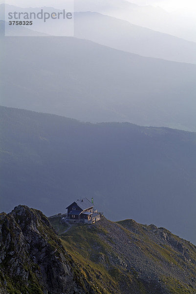 Kellerjoch-Hütte  von Kapelle aus gesehen  Schwaz  Tirol  Österreich  Europa