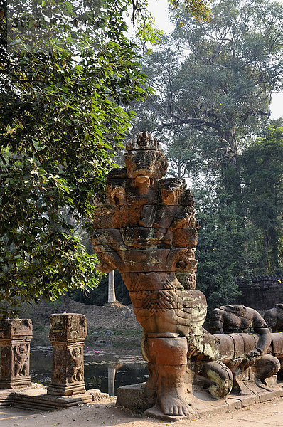 Nagastatue  Preah Khan  Angkor  Kambodscha  Asien