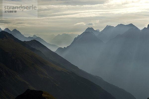 Morgendunst über Lechtal  Tirol  Österreich