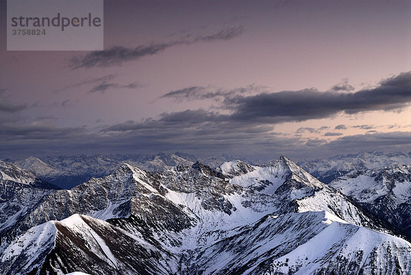 Lechtaler Berge im letzten Licht  Berwang  Tirol  Österreich
