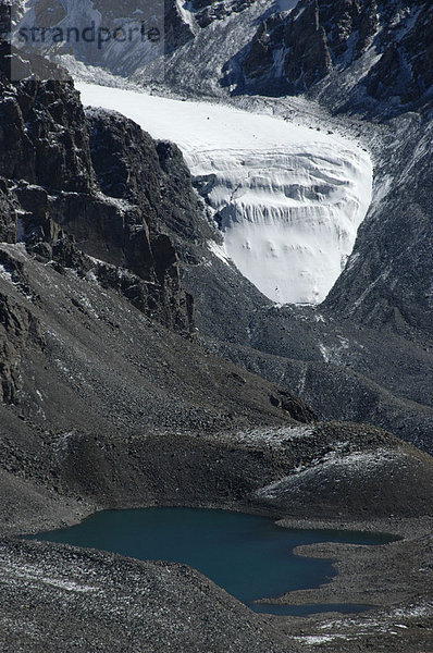 Gletscherzunge mit Gletschersee Kharkhiraa Mongolischer Altai bei Ulaangom Uvs Aimag Mongolei