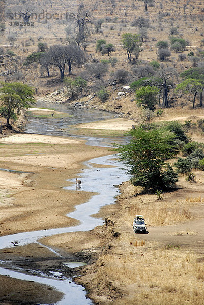 Blick auf den Tarangire River in der Savanne Tarangire Nationalpark Tansania