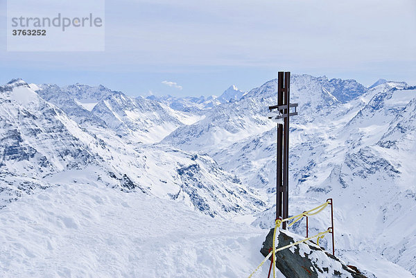Gipfelkreuz auf dem Mont Fort (3328 Meter)  4 Vallees  Wallis  Schweiz