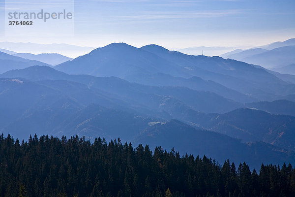 Blick auf die Mugelkuppe und der Hochalpe Steiermark Österreich