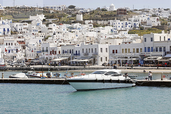 Historic centre and the harbour  Chora  Mykonos  Greece  Europe