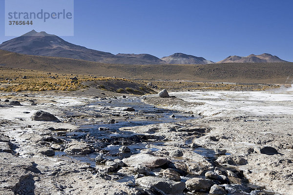 Heißer Quellfluss  Tatio Geysire  RegiÛn de Antofagasta  Chile  Südamerika