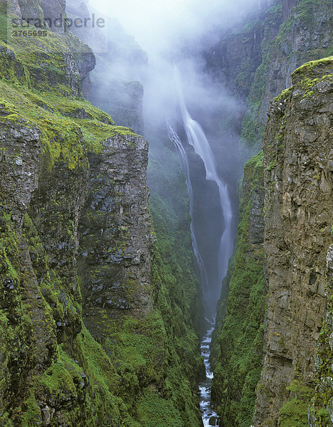 Der Glymur Wasserfall ist der höchste in Island  Island