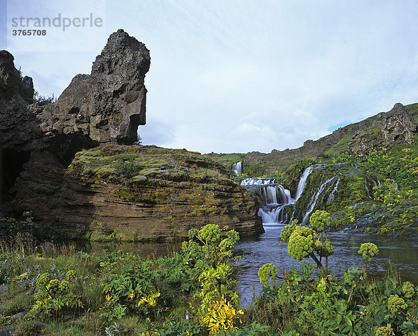 Kleine Wasserfallstufen des Flusses Rau_·  Nähe Hof Stöng  Island