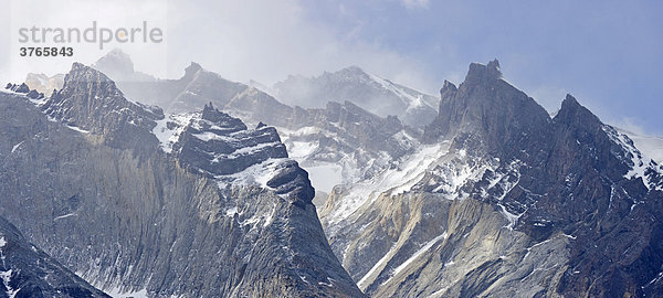 Felstürme Los Cuernos  Torres del Paine Nationalpark  Patagonien  Chile  Südamerika