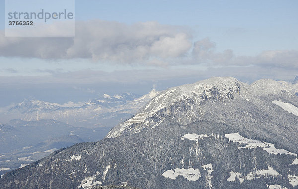 Frisch verschneite Winterlandschaft in den Kitzbühler Alpen
