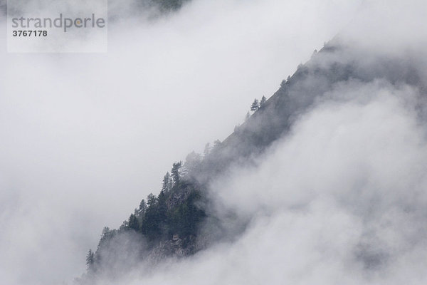 Wolken in den Alpen  Nationalpark Hohe Tauern  Österreich