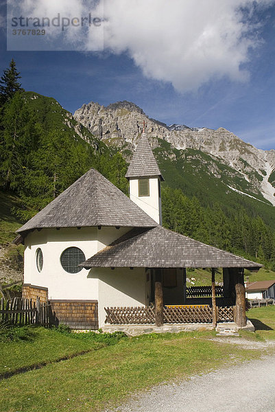 Kleine Kapelle auf der Schlicker Alm bei Fulpmes  Stubaital  Tirol  Österreich