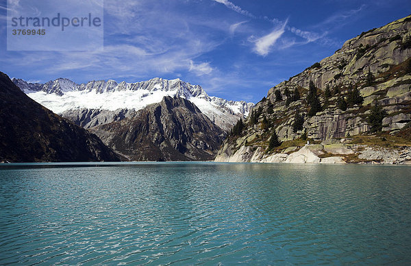 Dammastock- und Gletscher über dem Göschenersee im Göschenertal  Kanton Uri  Schweiz