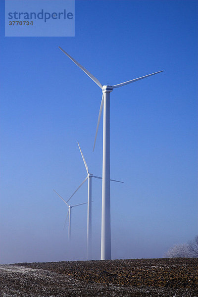 Windkraftanlage im Hegau  Baden-Württemberg  Deutschland  Europa
