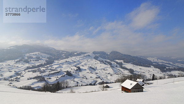 Verschneite Landschaft im Thurtal - Toggenburg  Kanton Sankt Gallen  Schweiz  Europa.