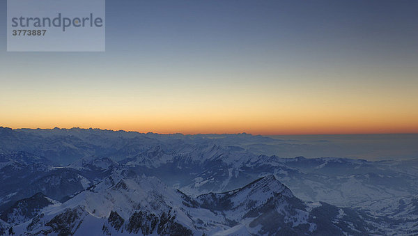 Sonnenuntergang über dem Alpsteingebirge - Schweiz  Europa.