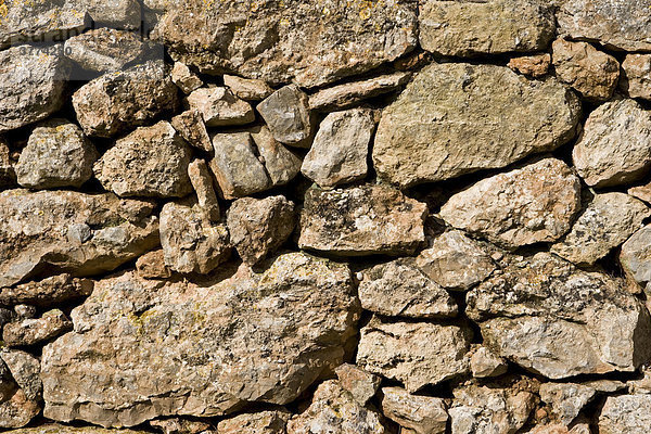 Detail einer Steinmauer oder Trockenmauer  Ibiza  Balearen  Spanien