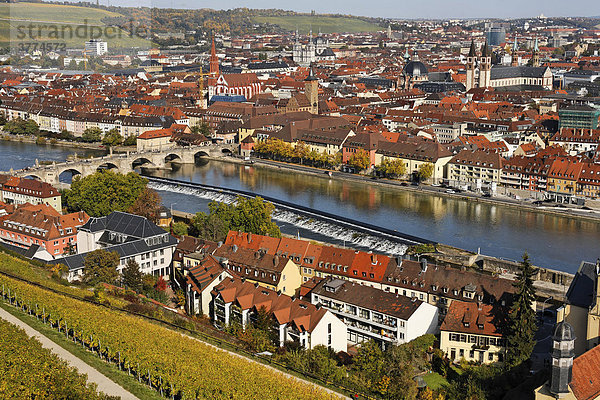 Würzburg  Blick von Festung über Main  Alte Mainbrücke  Unterfranken  Bayern