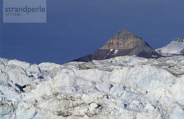 Gletscher beim Krossfjord  Swalbard  Spitzbergen  Arktis  Norwegen