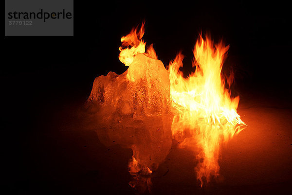 Feuer und Eis in Lavahoehle  Surtshellir  Island