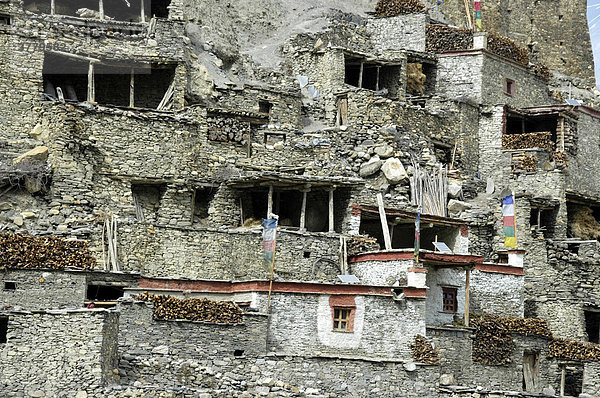 Übereinander geschachtelte Häuser von Phu Nar-Phu Annapurna Region Nepal
