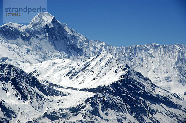 Eisbedecktes Massiv und Gipfel des Annapurna III Nar-Phu Annapurna Region Nepal