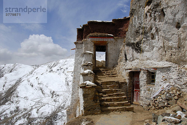Tibetischer Buddhismus Treppen und Eingang zum Tempel Drak Yerpa Tibet China