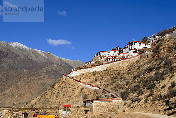 Alte Festung Dzong am Kyi Chu Tal Tibet China