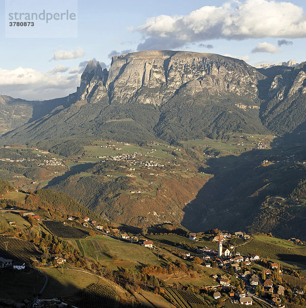 Ort Unterinn und Schlern  Rittener Berg  Südtirol  Italien