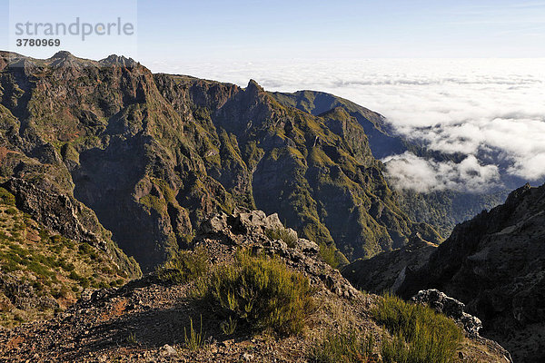 Bergwelt rund um den Pico do Arieiro (1818m)  Madeira  Portugal