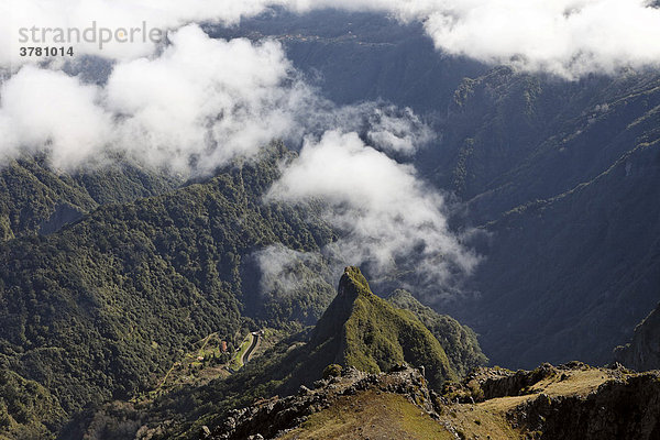 Bergwelt rund um den Pico do Arieiro (1818m)  Madeira  Portugal