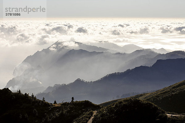 Blick nach Osten vom Achada do Teixeira  Madeira  Portugal