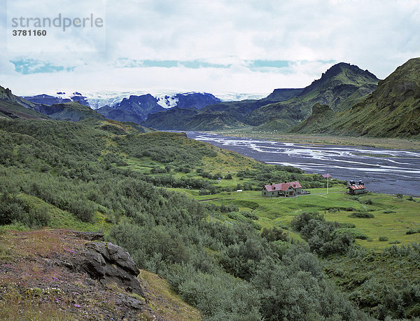 Langidalur Hütte der Fluß Krossa und im Hintergrund der Myrdalsjökull  Thorsmoerk  Island