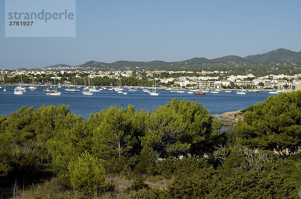 Bucht mit Booten  Porto Colom  Mallorca  Spanien