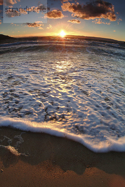 Sonnenuntergang am Strand  Great Ocean Road  Victoria  Australien