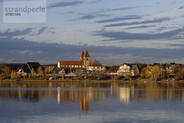 St. Peter und Paulkirche auf der Insel Reichenau/Mittelzell - Landkreis Konstanz  Baden-Württemberg  Deutschland  Europa