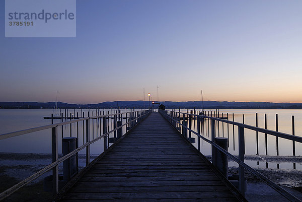 Schiffanlegesteg Iznang - Bodensee  Landkreis Konstanz  Baden Württemberg  Deutschland  Europa