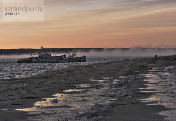 Sandbank im Ob. Fluss Ob.Westsibirien  Russland.