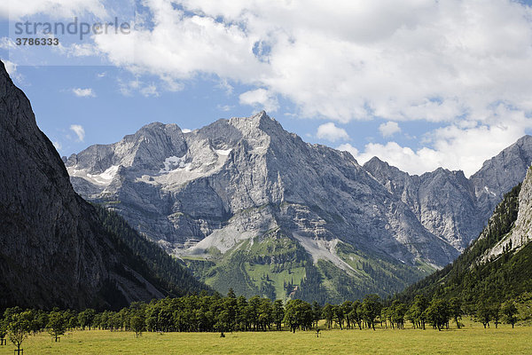 Großer Ahornboden  Engtal  Spitzkarspitze  Karwendel-Gebirge  Tirol  Österreich