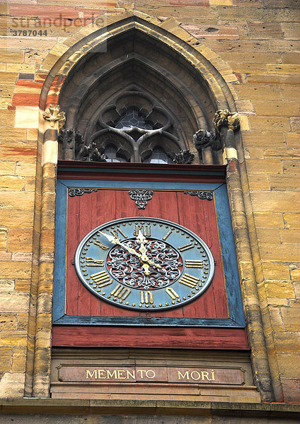 Uhr am Münster zu Colmar  Elsass  Frankreich