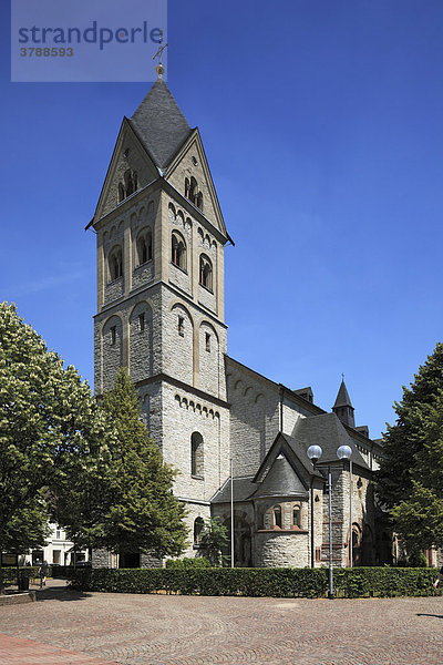 Kirche Sankt Laurentius  Bergisch Gladbach  Nordrhein-Westfalen  Deutschland  Europa