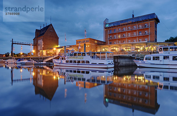 Getreidespeicher und Hotel am Hafen  Dömitz  Deutschland