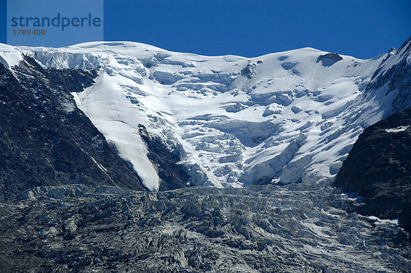 Gletscher Glacier de Bionnassay mit Dome de Gouter im Mt. Blanc Massiv Hochsavoyen Haute-Savoie Frankreich